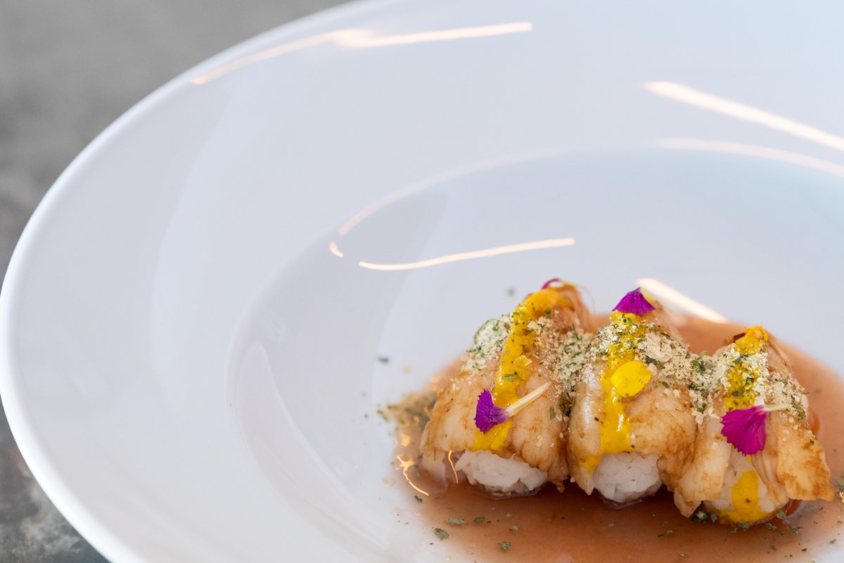 Nigiri de camarones de SUR Barra Nikkei