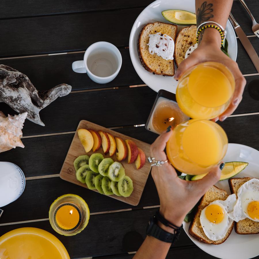 Breakfast at an inn 