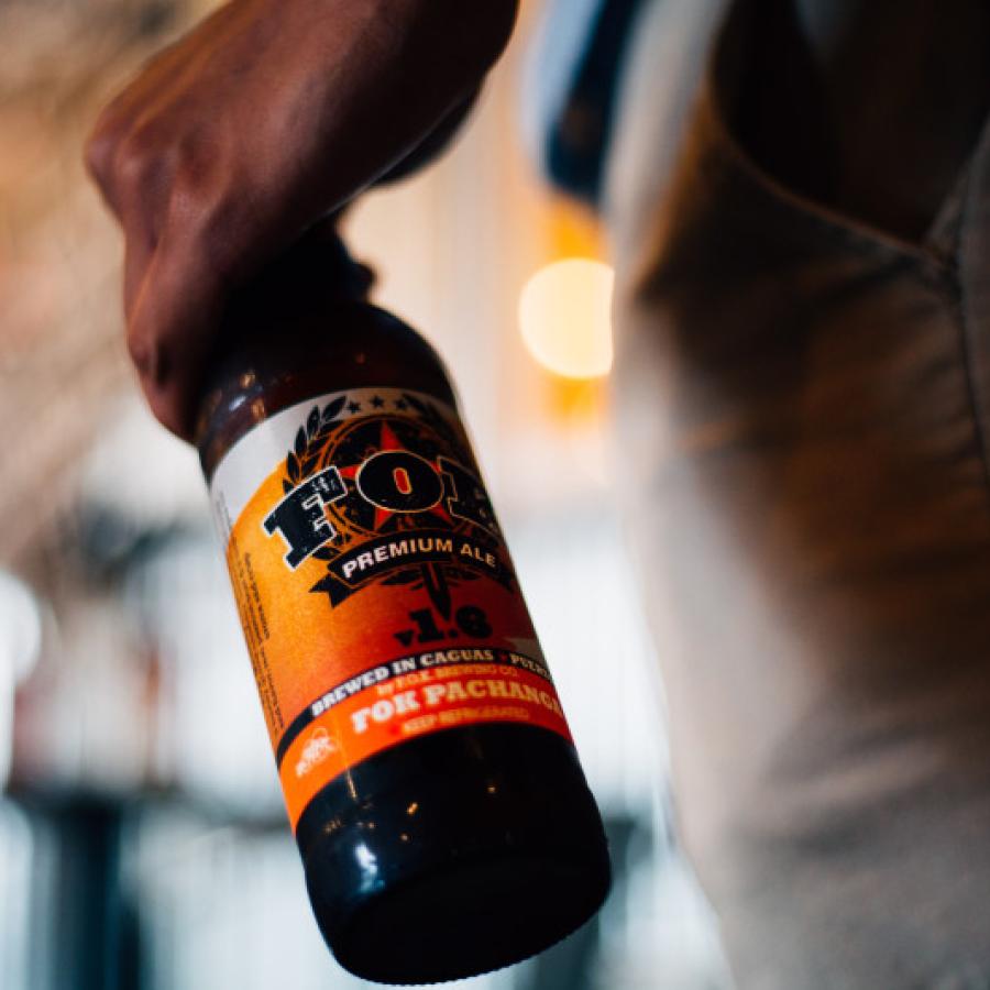 En la cervecería FOK puedes disfrutar de más de 27 cervezas en su patio abierto.